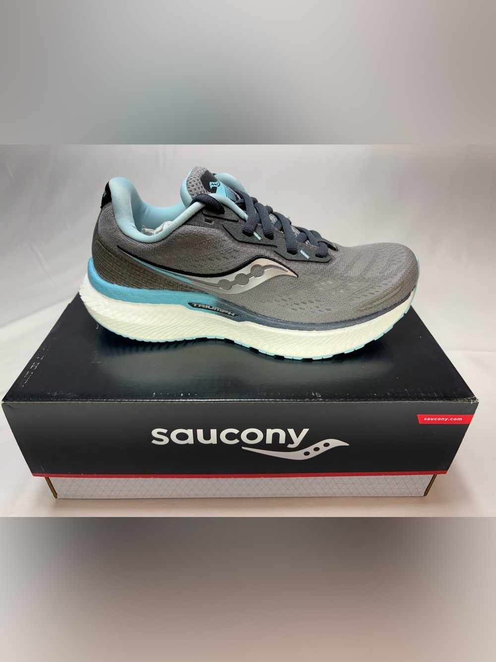 Saucony Women’s Triumph 19 Running Shoes, Alloy/Powder
